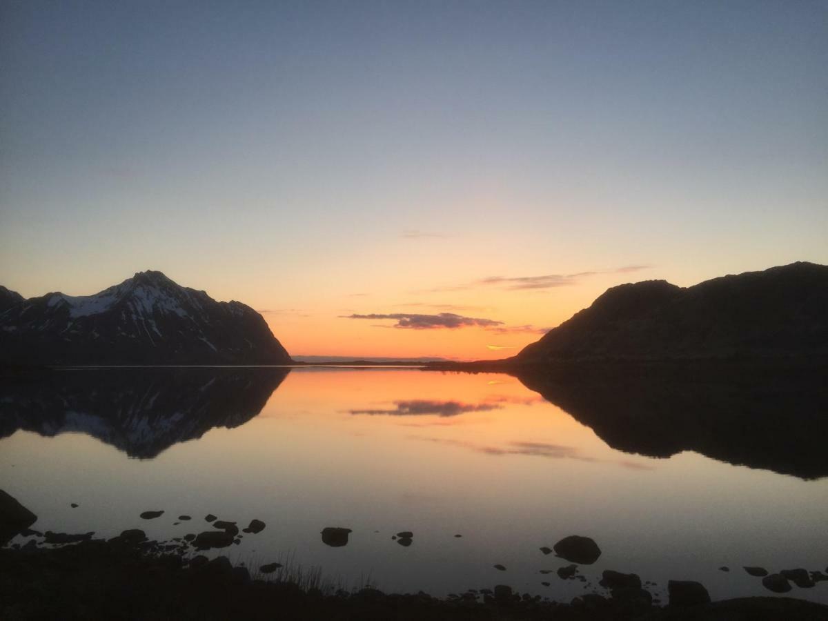 Midnight Sun View Lofoten Vila Leknes Exterior foto